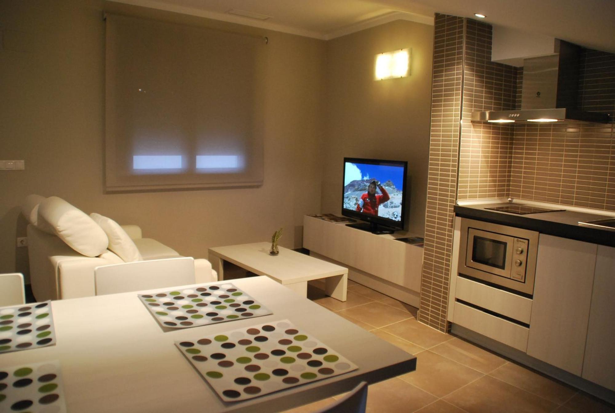 Aparthotel Meseguer Alcañiz Exteriör bild
