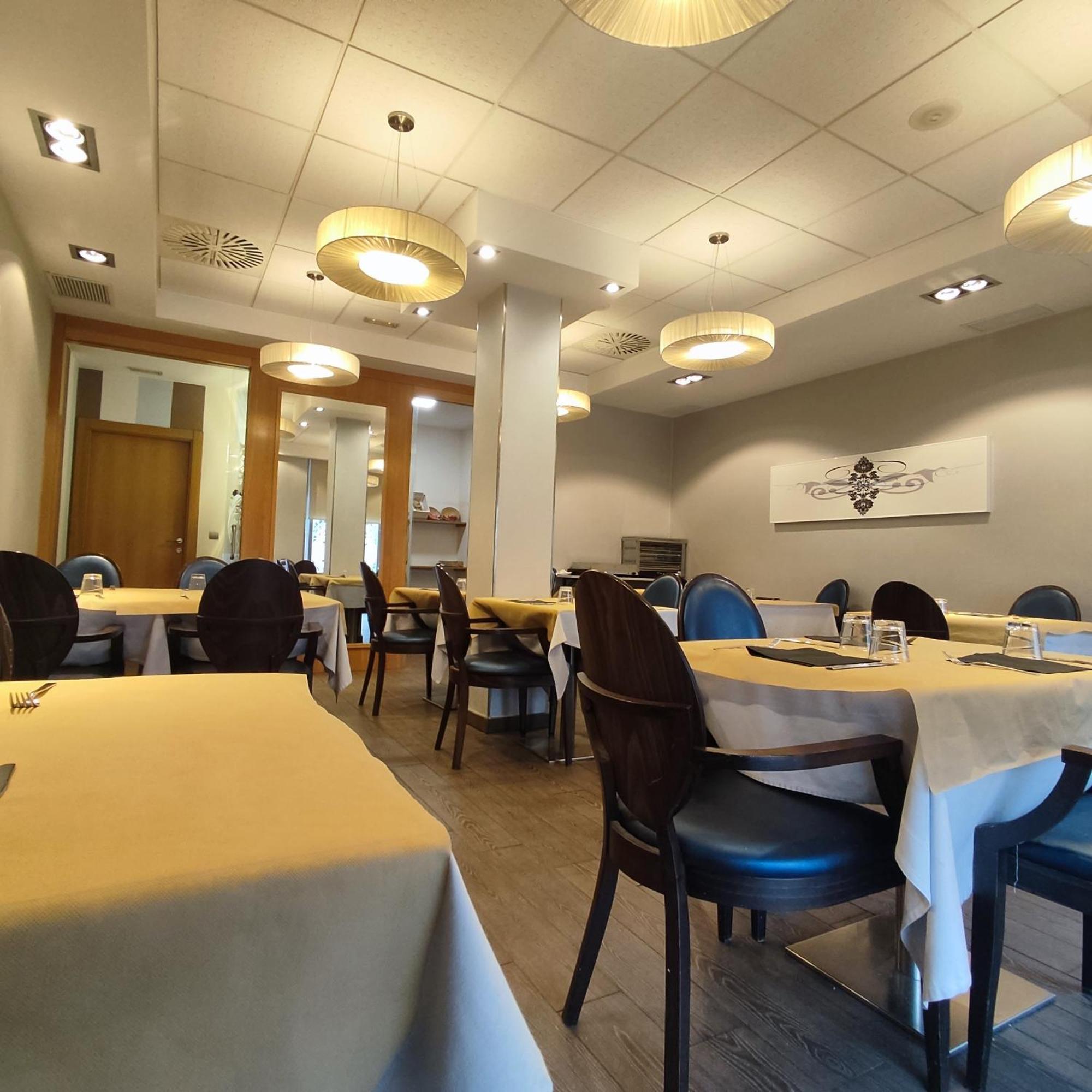 Aparthotel Meseguer Alcañiz Exteriör bild